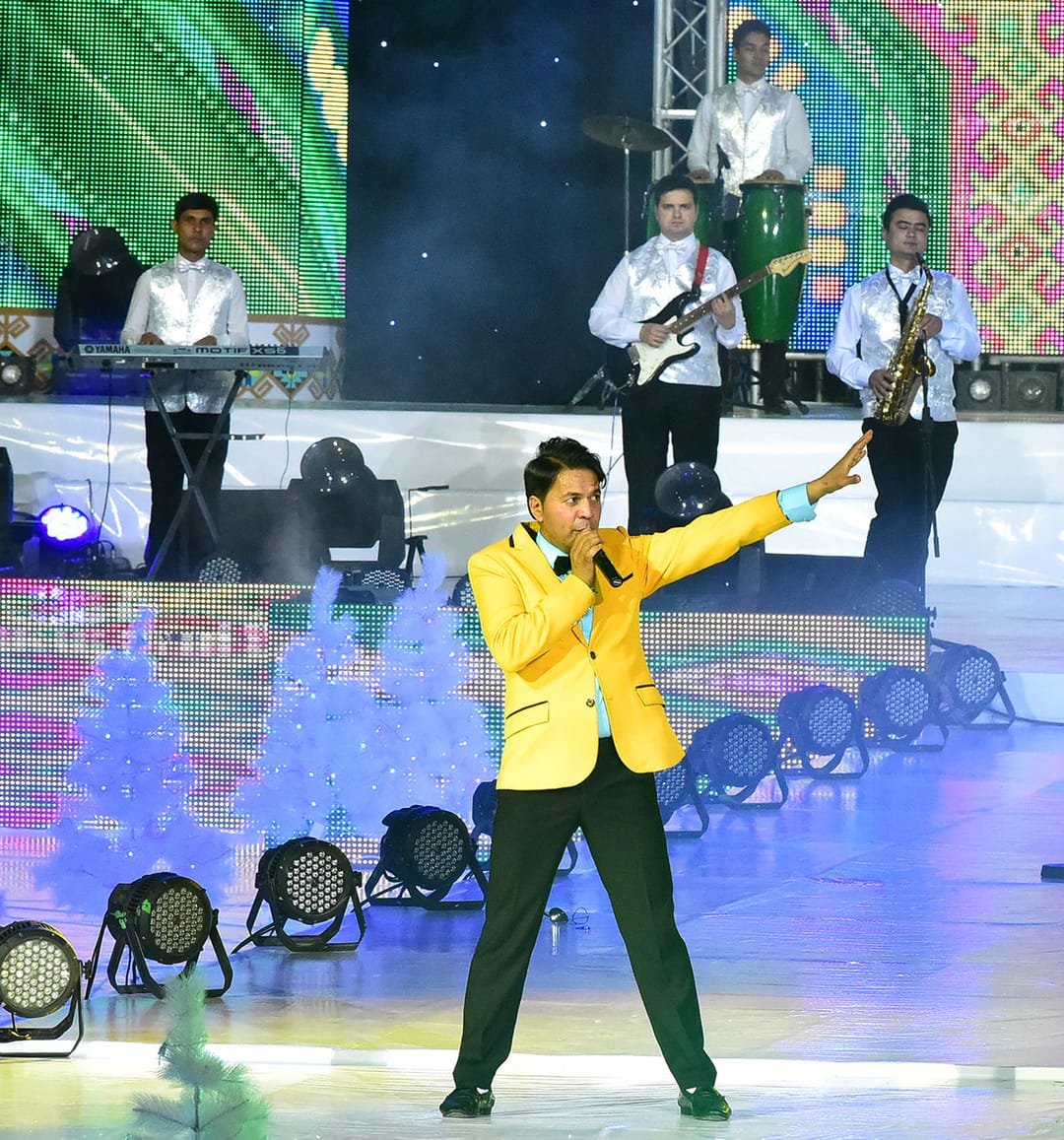 В Ашхабаде с концертом выступил популярный таджикский певец Пенжи Аннаев