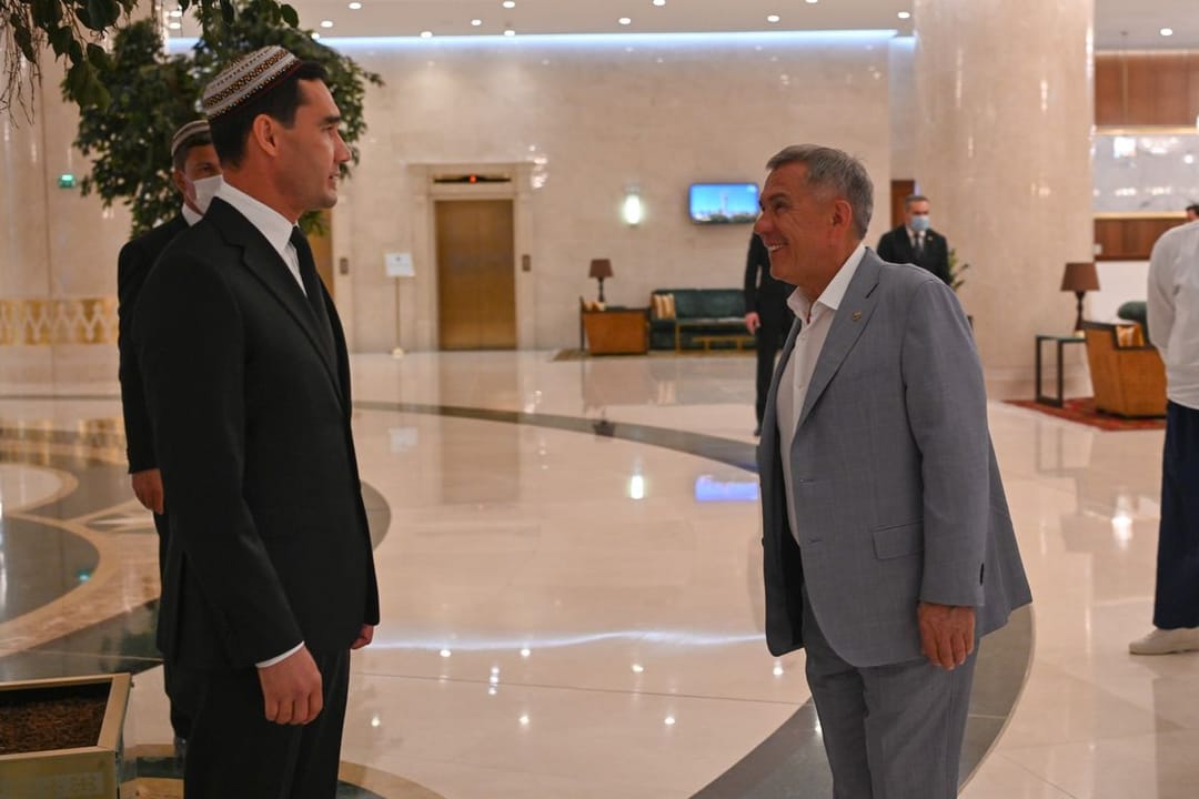 В Ашхабад с рабочим визитом прибыл Президент Татарстана 