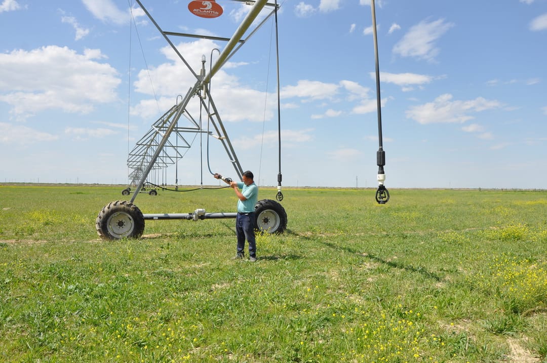 Проектом ПРООН в этрапе Гёкдепе оборудовано поле для изучения водосберегающих поливных систем