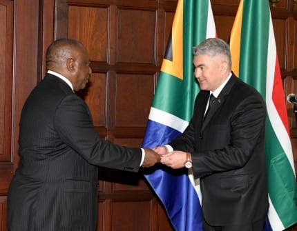 Türkmenistanyň ilçisi Günorta Afrika Respublikasynyň Prezidentine ynanç hatlaryny gowşurdy