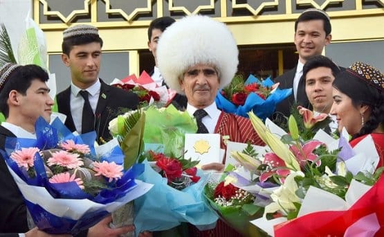 В Ашхабаде состоится выставка скульптора Сарагта Бабаева и его учеников