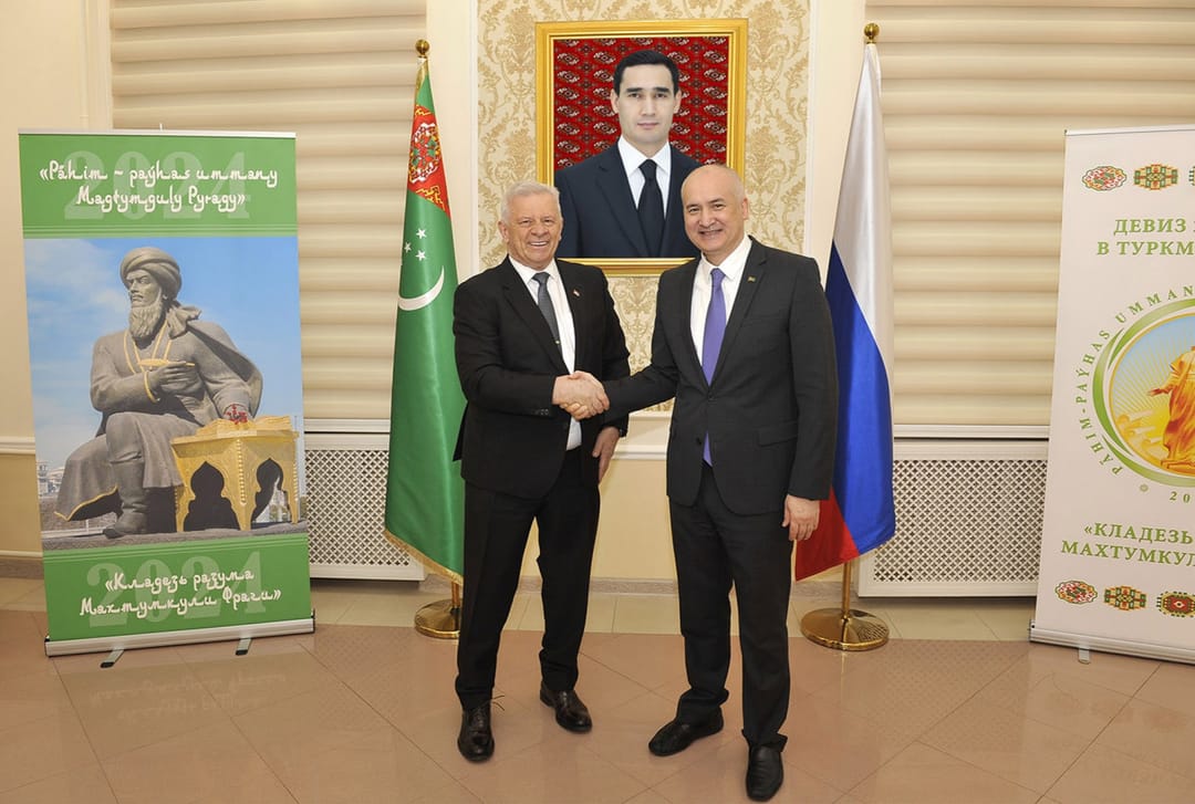 Serbiýe Magtymgulynyň goşgularynyň serb diline terjime edilmegine gyzyklanma bildirýär