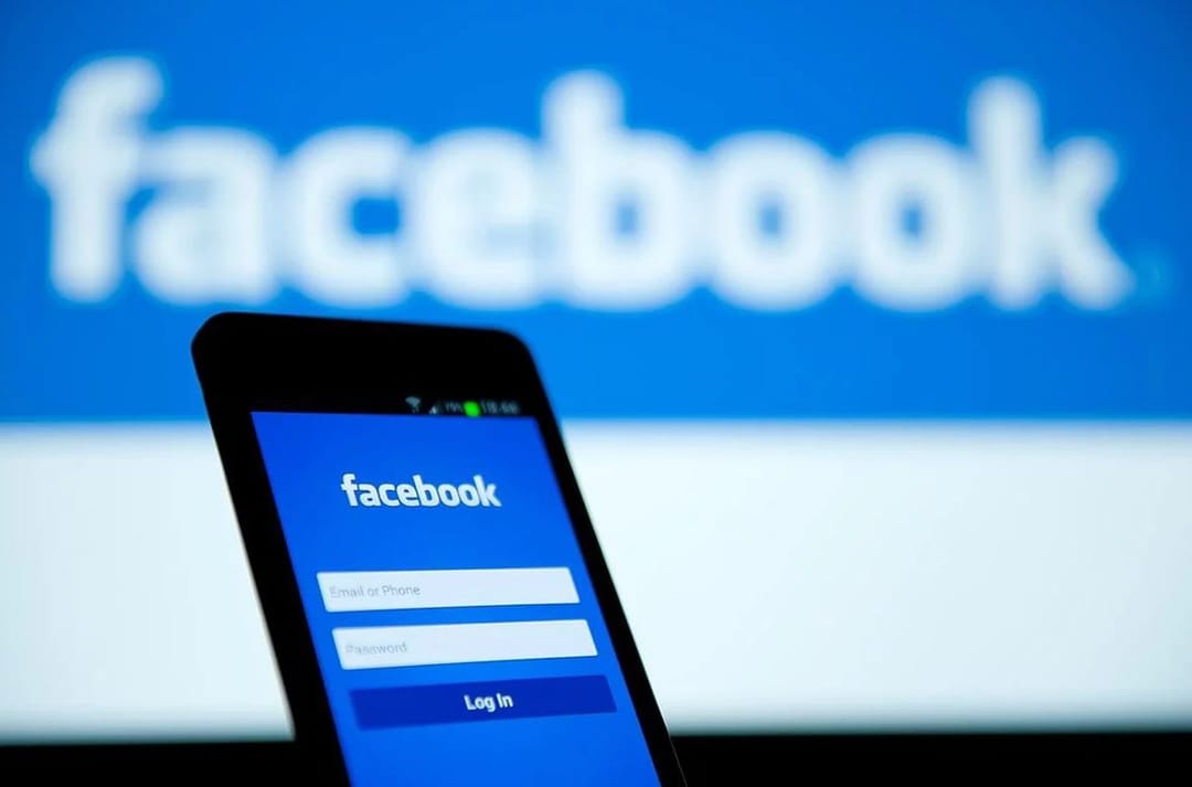 В работе Facebook произошёл сбой