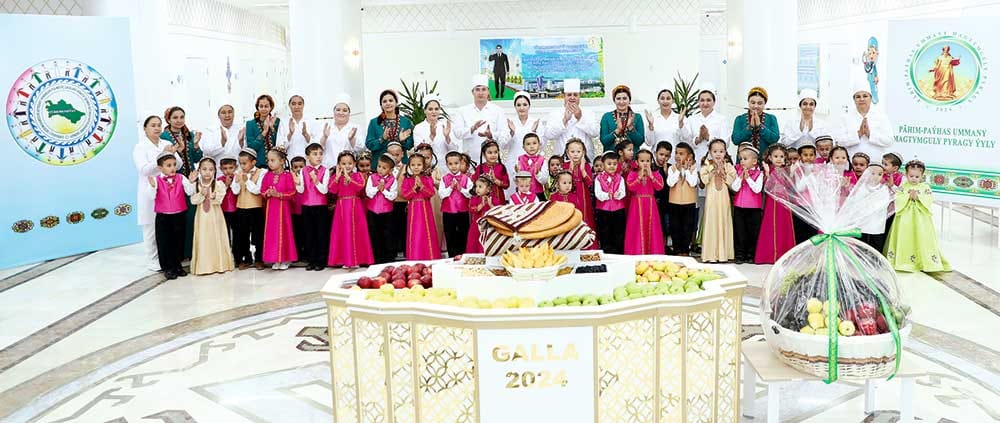 Детям в оздоровительно-реабилитационном центре города Аркадаг вручили подарки