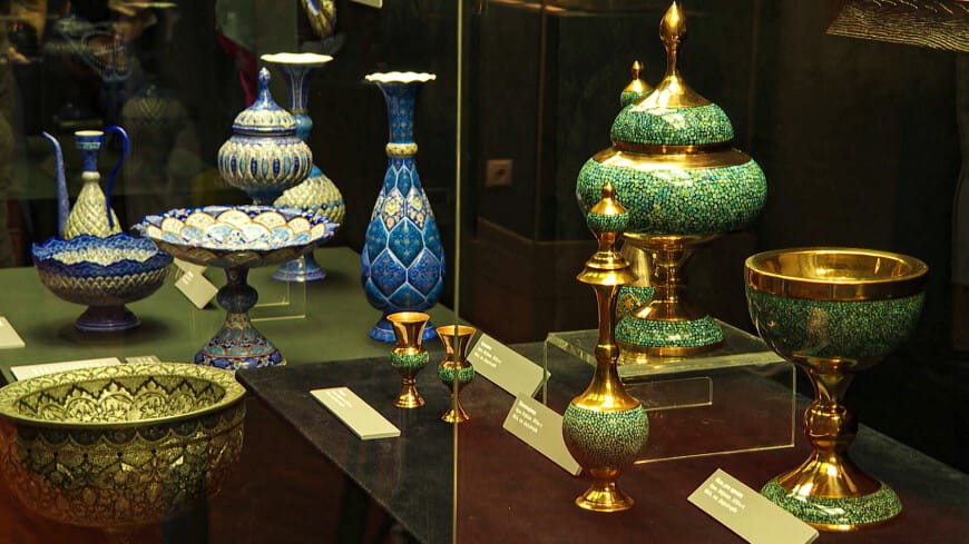 Санкт-Петербург знакомится с работами иранских ремесленников