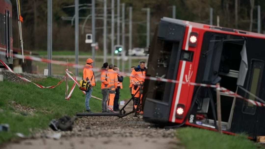 Şweýsariýada güýçli şemal iki otlyny agdardy