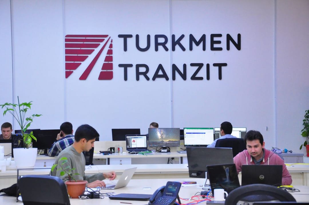 “Türkmen-Tranzit” Türkmenistanda ilkinji onlaýn söwda platformasyny döretmegiň üstünde işleýär