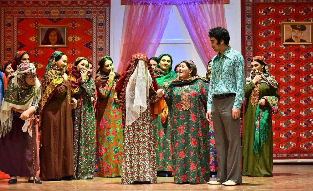 Театры Ашхабада приглашают на спектакли