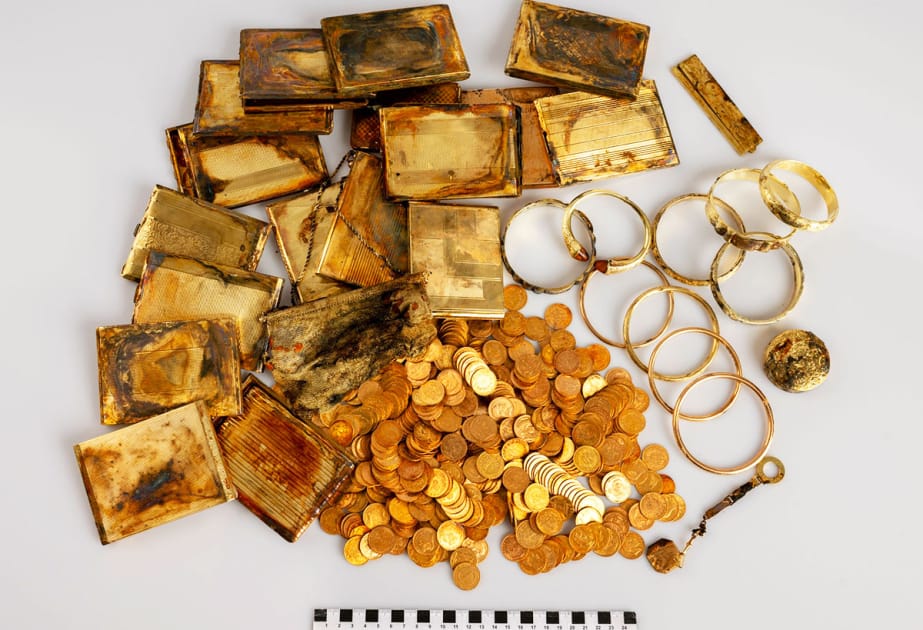 Çehiýanyň daglarynda jahankeşdeler 300 müň dollar nyrhy bolan hazyna tapdylar