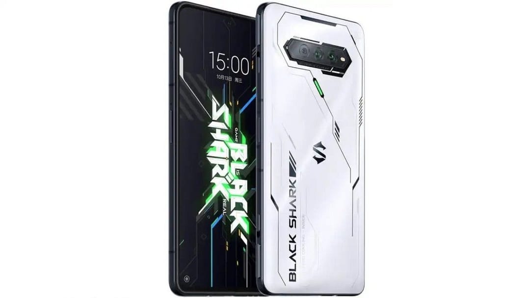 Iň öndürijilikli el telefony belli edildi