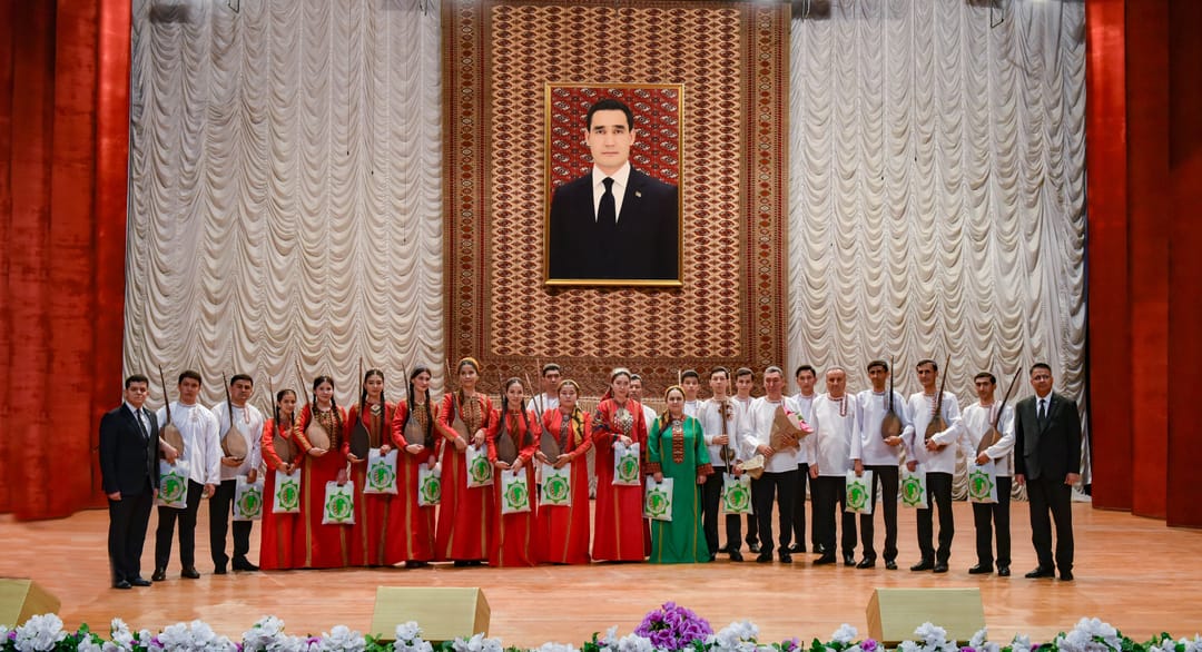 Aşkabat'ta müzisyen Purli Saryev'e ithaf edilen konser düzenlendi