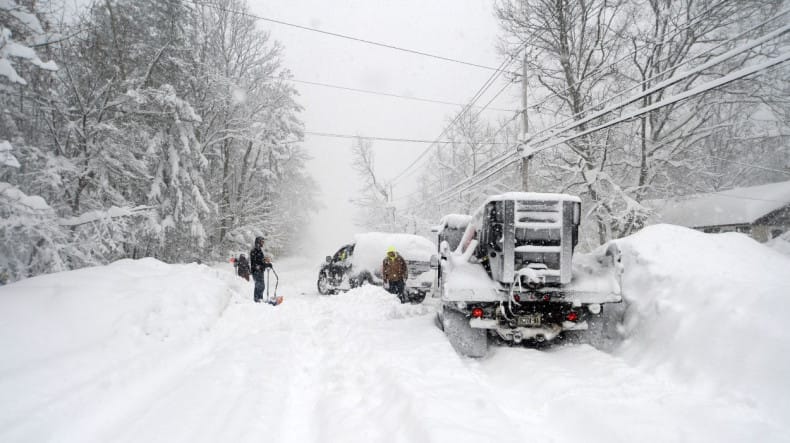 В Сербии и Австралии произошли наводнения, Нью-Йорк в снежной блокаде, в Индонезии прошла серия землетрясений