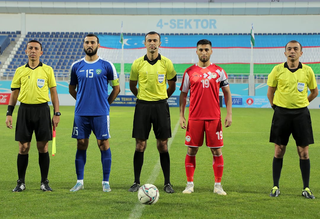 Сборная Таджикистана уступила Узбекистану в товарищеском матче
