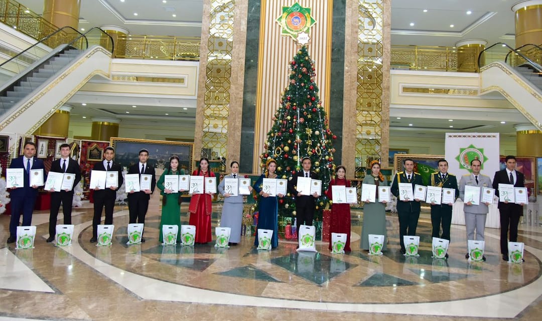 «Türkmenistan» gazetinde ýaşlaryň arasynda yglan edilen döredijilik bäsleşiginiň ýeňijileri mälim edildi