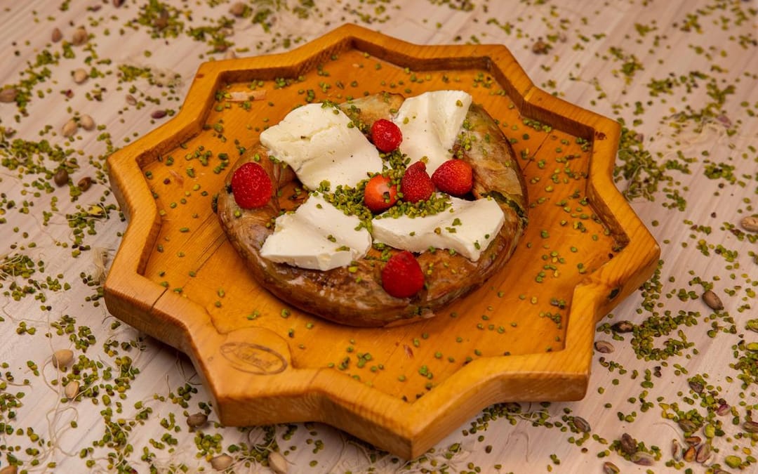 «Katmer» kafesi: dynç günleriňizi ýakymly gurşawda geçiriň