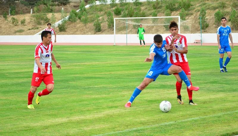 «Алтын асыр» одержал волевую победу над «Мервом», а «Ахал» разгромил «Небитчи»