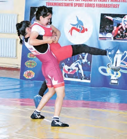 В Туркменабате состоялся чемпионат Туркменистана по вольной борьбе среди женщин