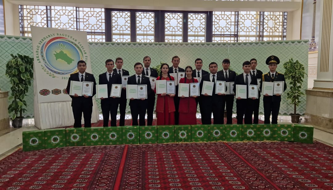 «Türkmenistan» gazeti ýaşlaryň arasynda yglan eden döredijilik bäsleşigini jemledi