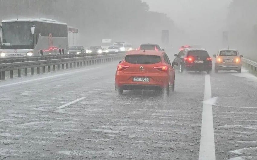 Polşada harasat sebäpli 1600 hadysa hasaba alyndy