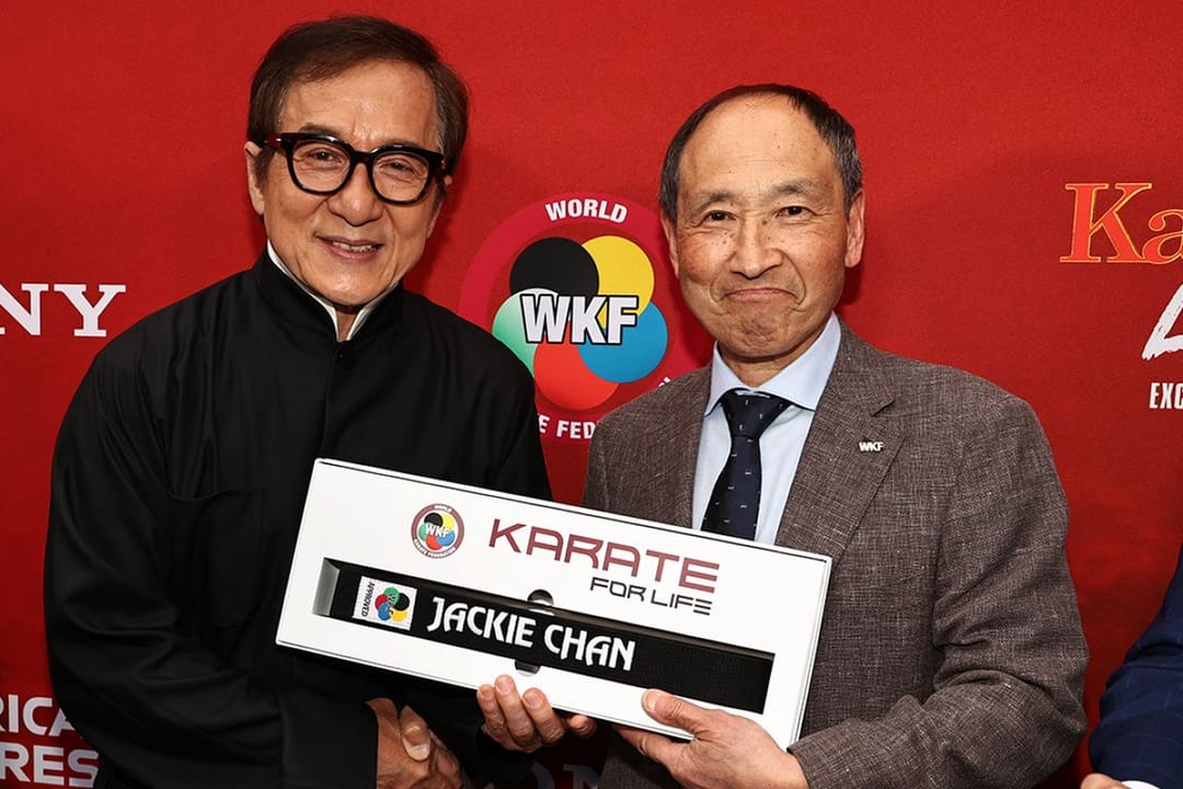 Джеки Чан стал обладателем черного пояса по карате