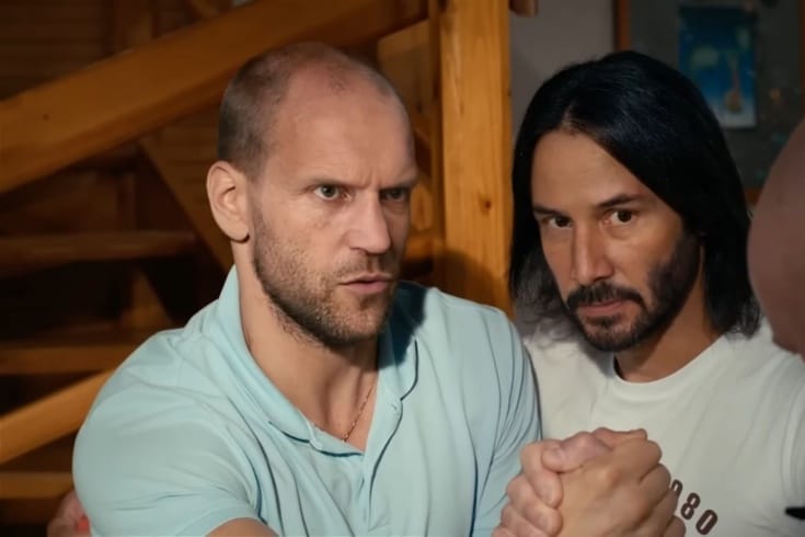 Russiýada Steýtem bilen Riwziň gatnaşmagynda dipfeýk-serial surata düşürildi