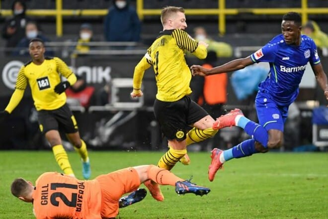 «Байер» Сердара Азмуна проиграл в первом туре Бундеслиги