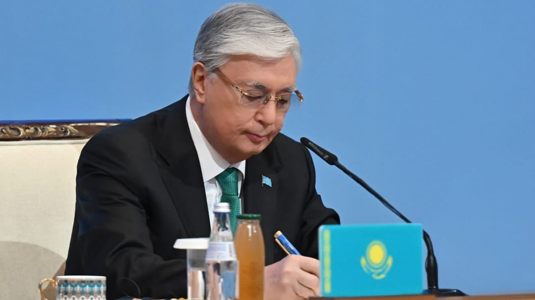 Президент Казахстана освободил от должности командующего Военно-воздушными силами