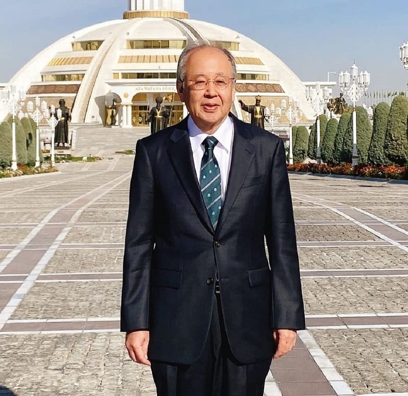 The new Ambassador of Japan laid flowers at the Independence Monument of Turkmenistan