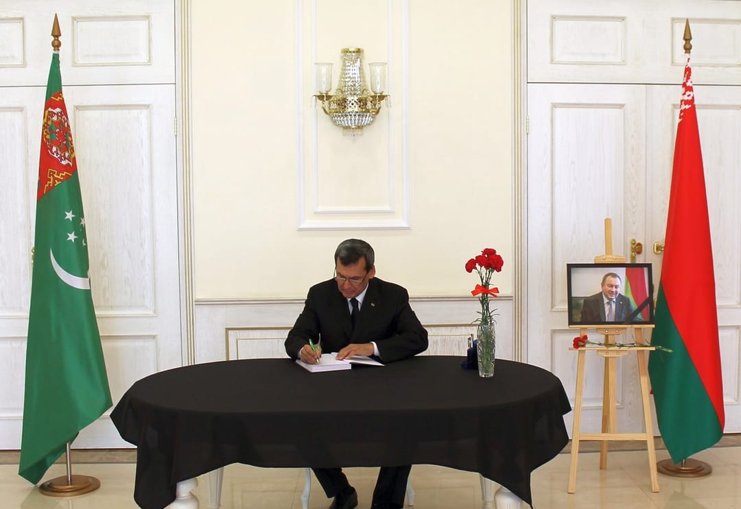 The Embassy of Belarus in Turkmenistan opened a book of condolences on the death of Vladimir Makei