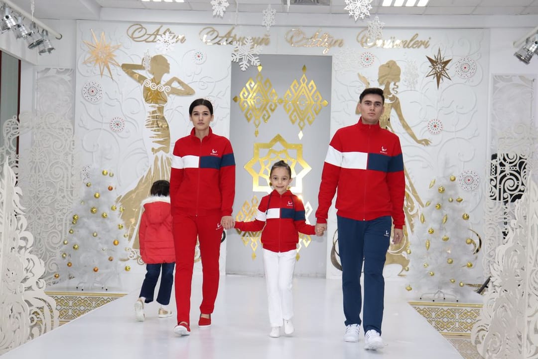 Предновогодний показ зимней коллекции одежды прошёл в Ашхабаде