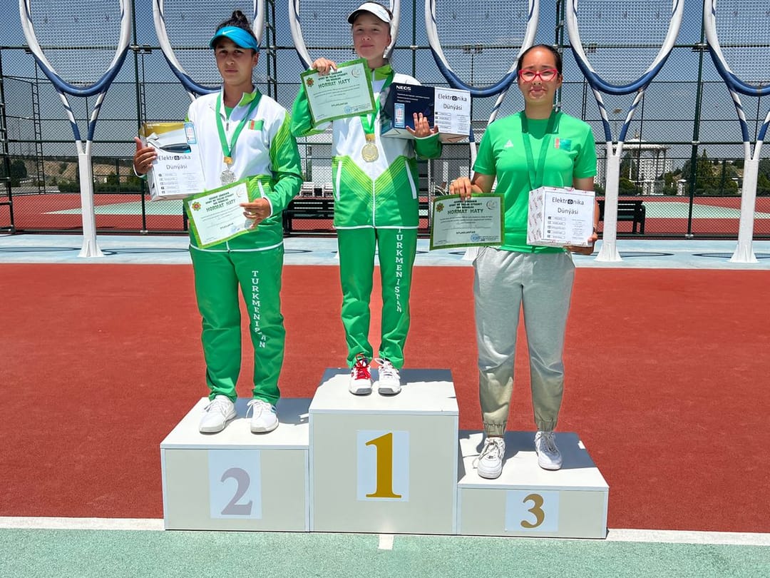 Tennis boýunça Aşgabadyň birinjiligi geçirildi