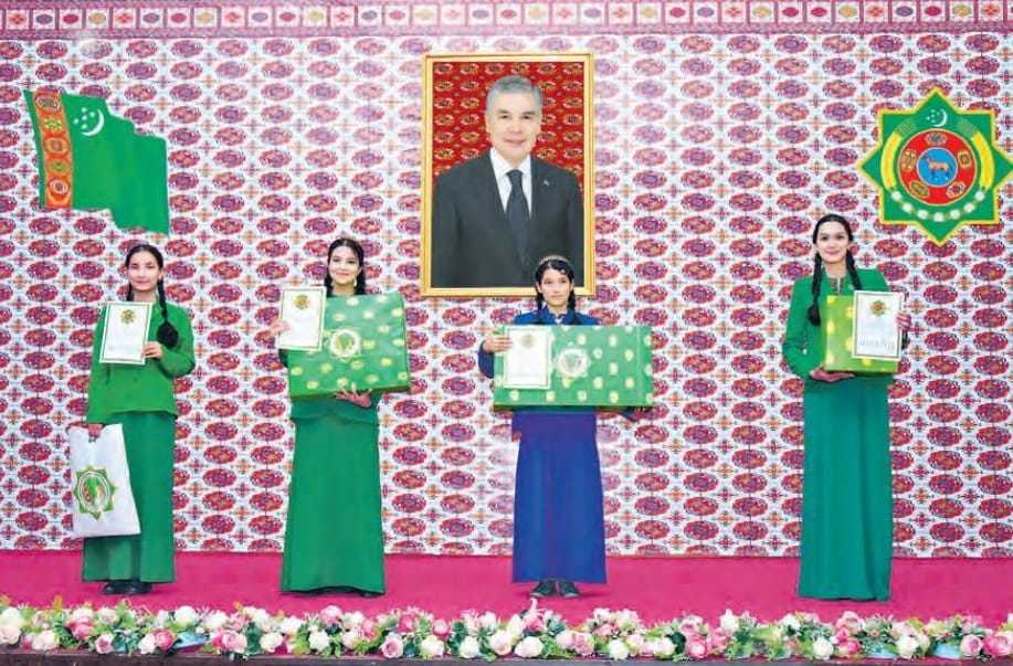 Завершилась олимпиада по английскому языку для учащихся 9-11 классов спецшкол Ашхабада