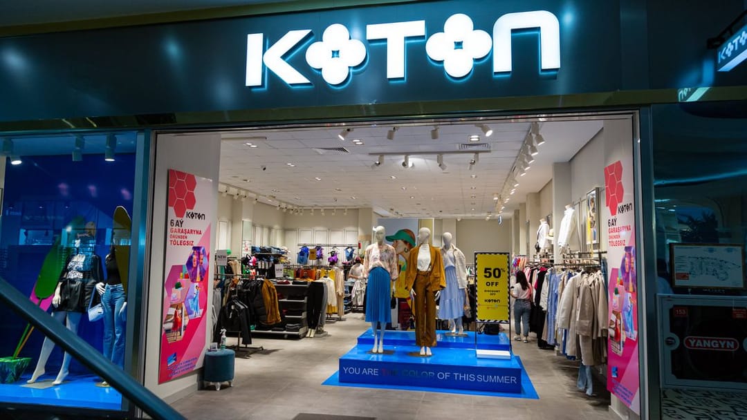 В магазин Koton в Ашхабаде поступила осенне-зимняя коллекция одежды