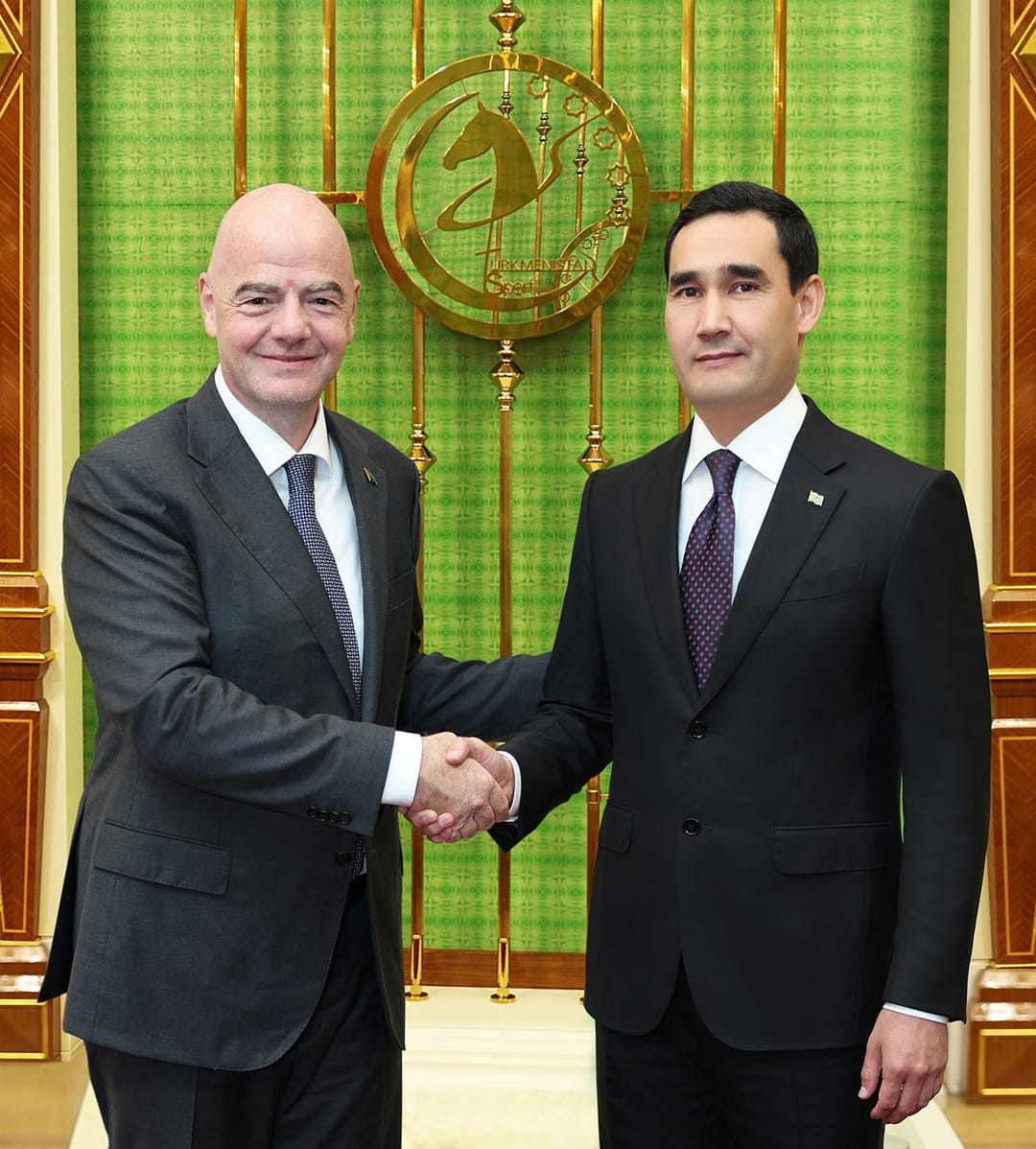 Serdar Berdimuhamedow Olimpiýa şäherçesinde FIFA-nyň prezidenti bilen duşuşdy