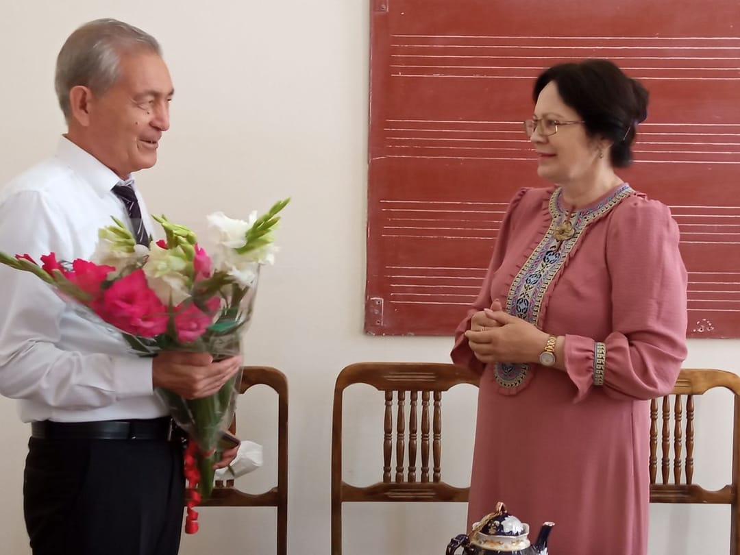 В Лебапской спецшколе искусств прошла встреча с композитором Суханом Туйлиевым