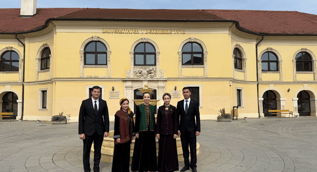 Педагоги Туркменистана проходят тренинги в румынском университете