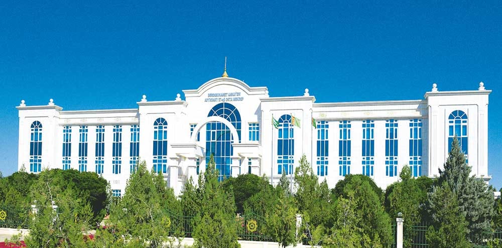 Türkmenistanda Berdimuhamet Annaýewiň adyny göterýän mekdebiň durky abatlanar