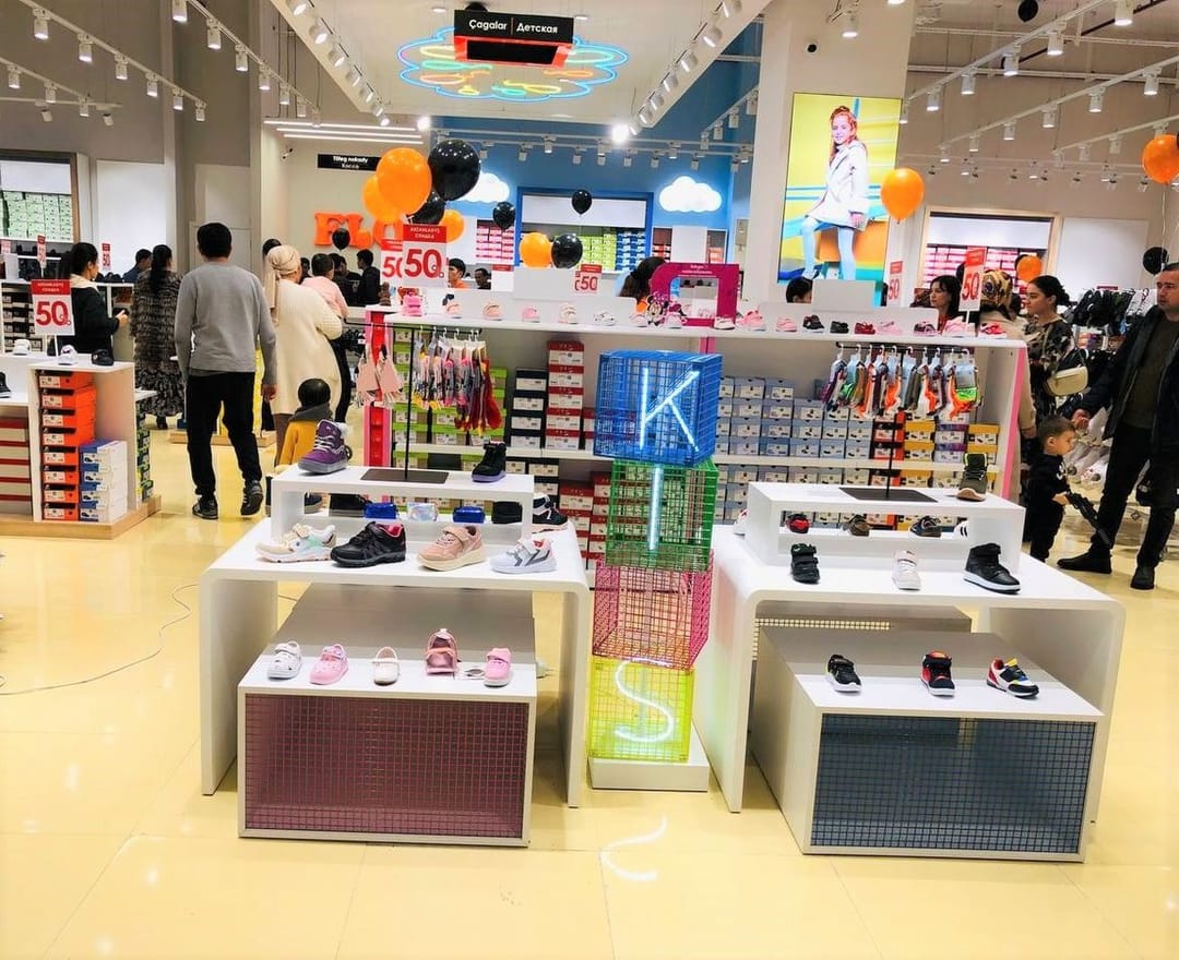 Магазин обуви FLO объявил 50% скидки в честь открытия в ТРЦ «Беркарар»