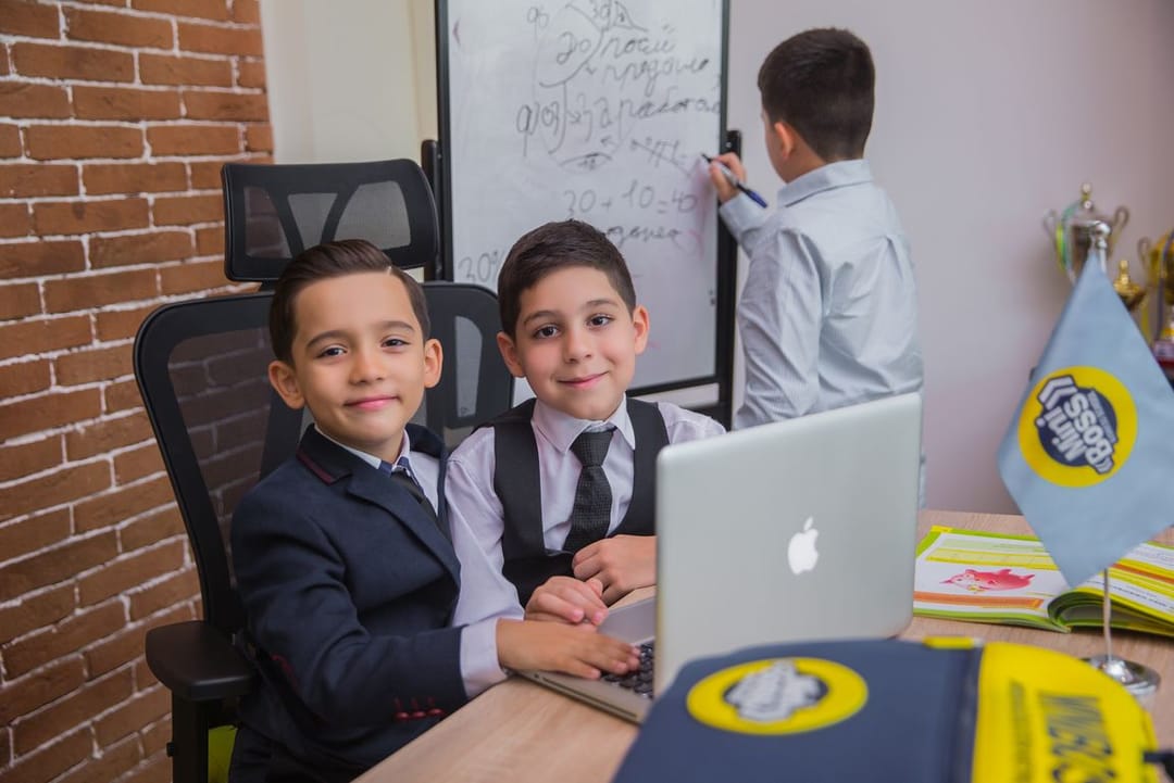 «MiniBoss Business School» «VR-School» taslamasynyň tanyşdyrylyşy bilen tanyşmaga çagyrýar