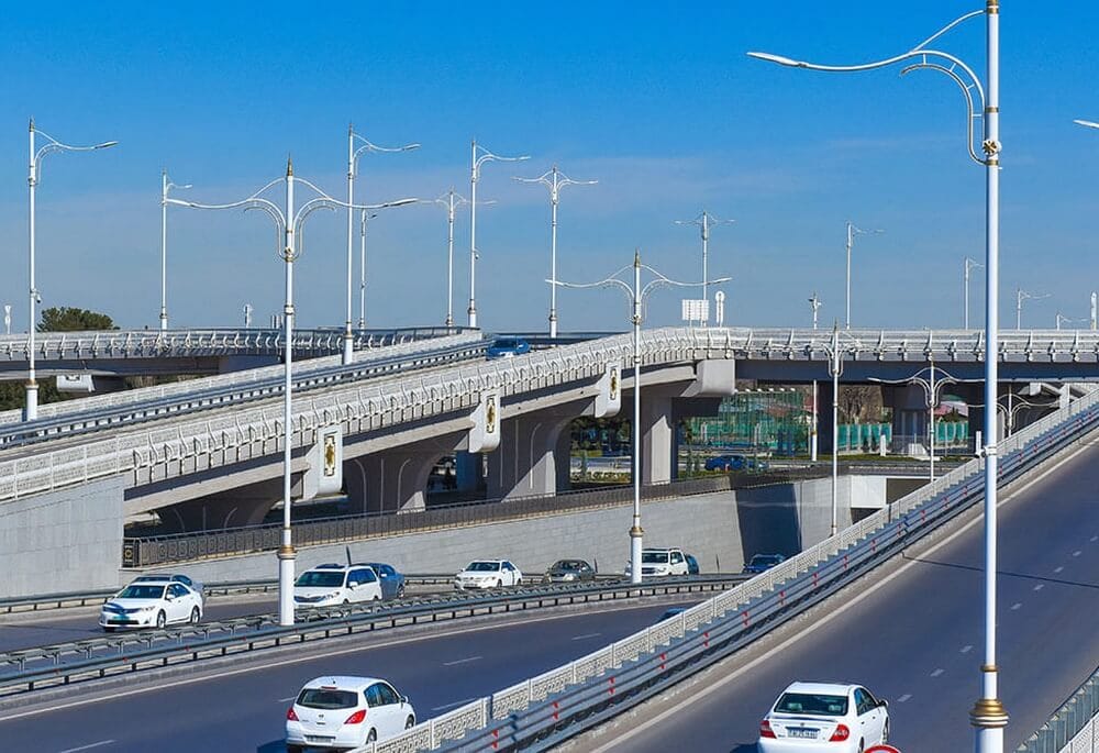 Президент Туркменистана распорядился поскорее устранить недочеты на дорогах