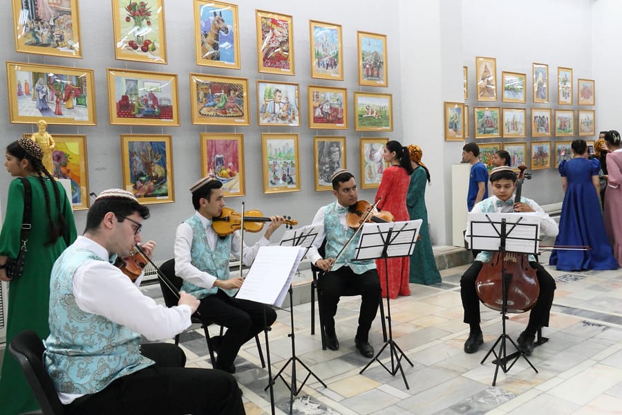 An exhibition of works by students of the Bashim Nurali Children’s Art School opened in Ashgabat