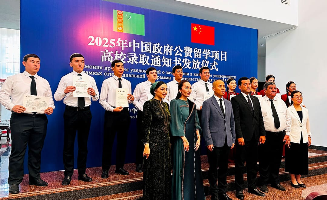 Hytaýda talyp hakly esasda okamaga mümkinçilik alan ýaşlara degişli resminamalar gowşuryldy