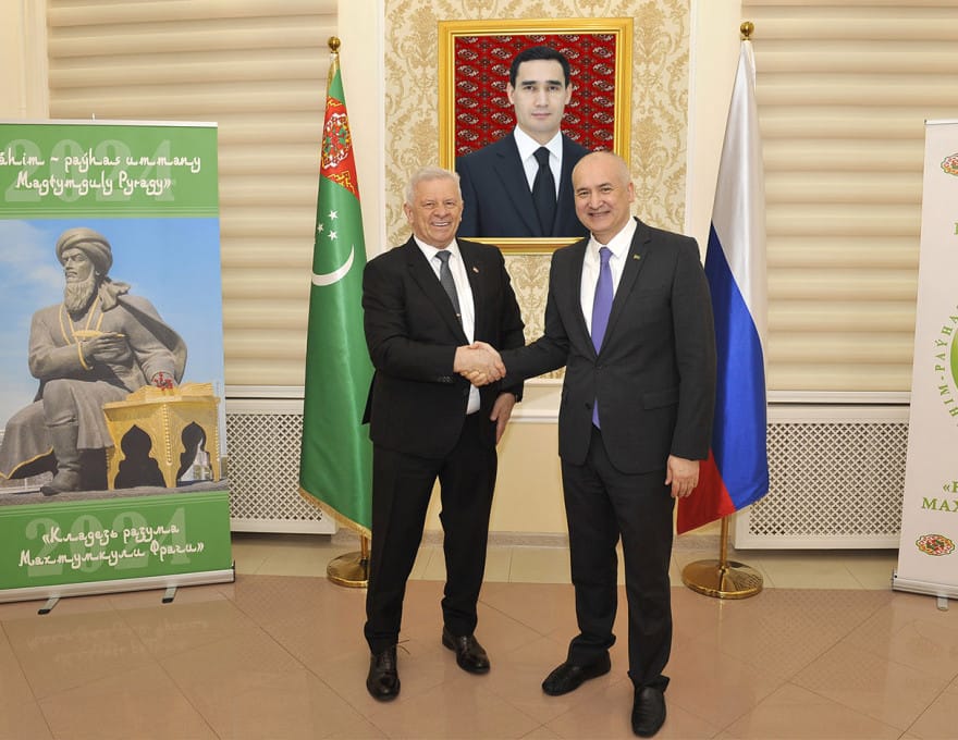 Стихи туркменского классика Махтумкули переведут на сербский язык