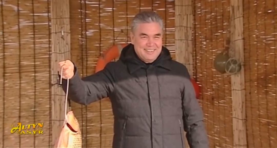 Туркменские рыбаки встретили Президента Бердымухамедова песнями и угощениями