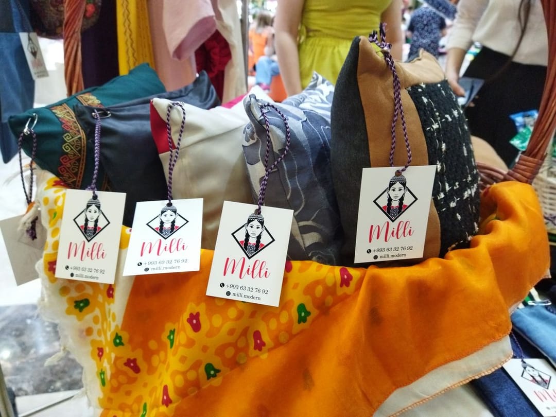 В Туркменабате прошла выставка народных мастеров-хендмейдеров