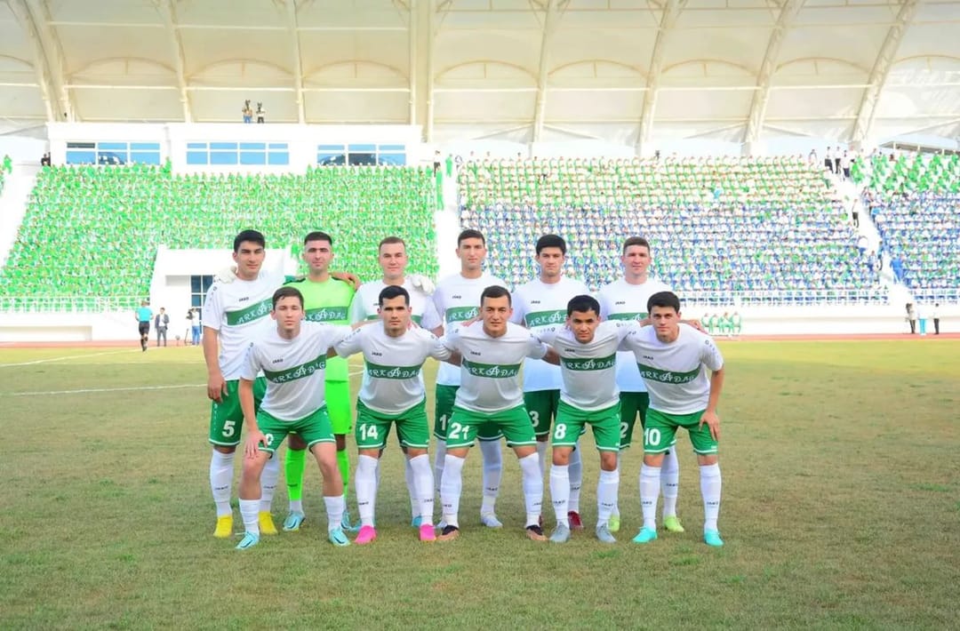 «Arkadag» futbol toparynyň kiçi ýaşlylar topary ulularyň üstünligini gaýtalamagy maksat edinýär