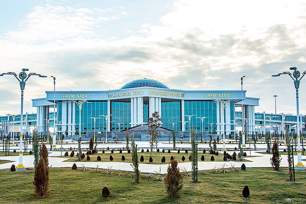 Туркменистан организует возвращение своих граждан из Европы
