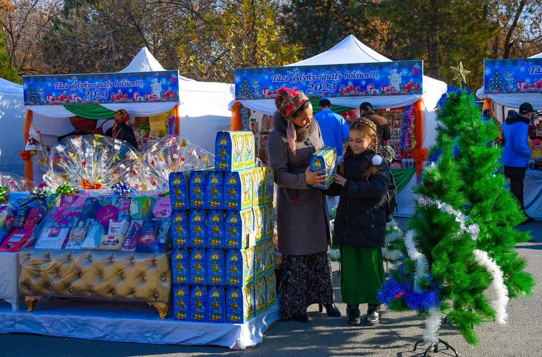 Новогодние ярмарки открылись в столице Туркменистана