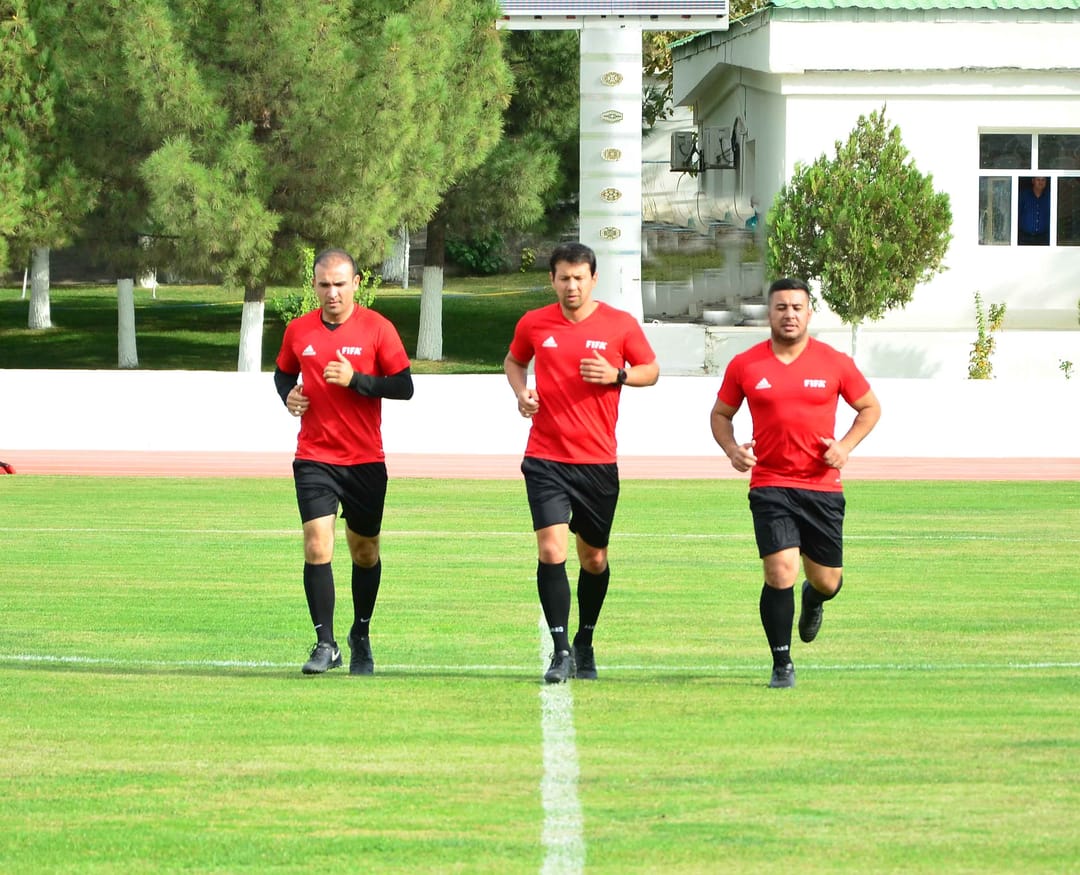 TFF-niň eminleriniň Aşgabatdaky okuw-türgenleşigi tamamlandy