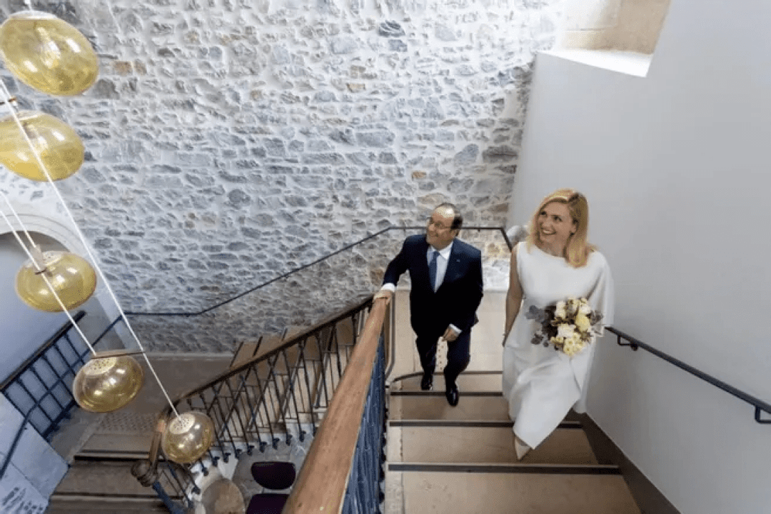 Fransiýanyň 67 ýaşly öňki Prezidenti Olland ilkinji gezek nikalaşdy